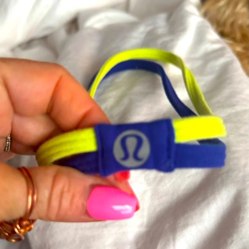 Lululemon DANCE! RARE VINTAGE Headband in Sapphire Blue/Split Pea